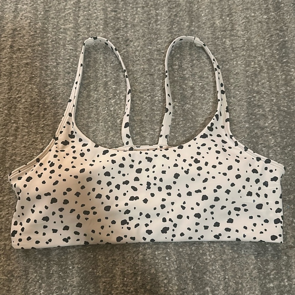 Vuori sports bra